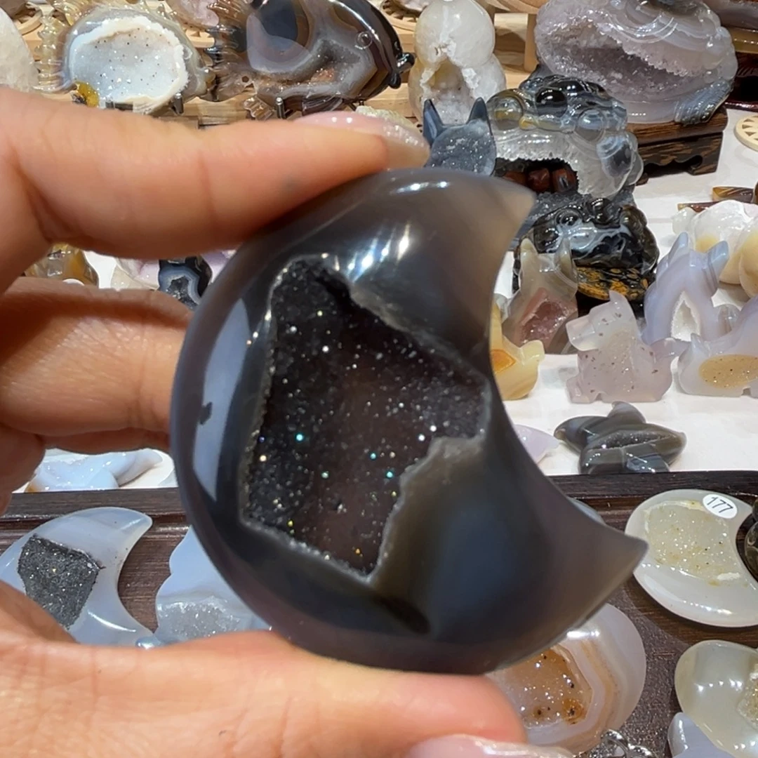 玛瑙/玉髓未镶嵌雕刻件