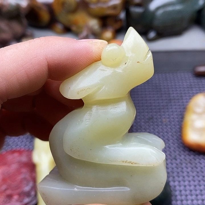 未镶嵌蛇纹石玉颈饰