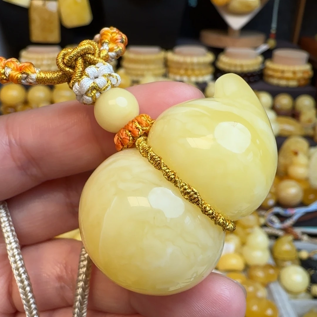 琥珀未镶嵌套链天然浓白妖花蜜蜡葫芦吊坠