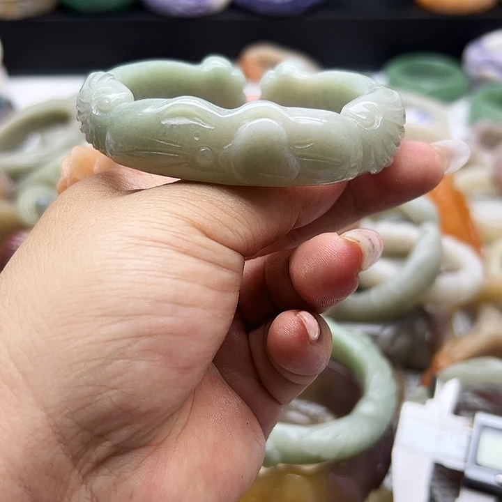 未镶嵌手镯石英岩玉夢****