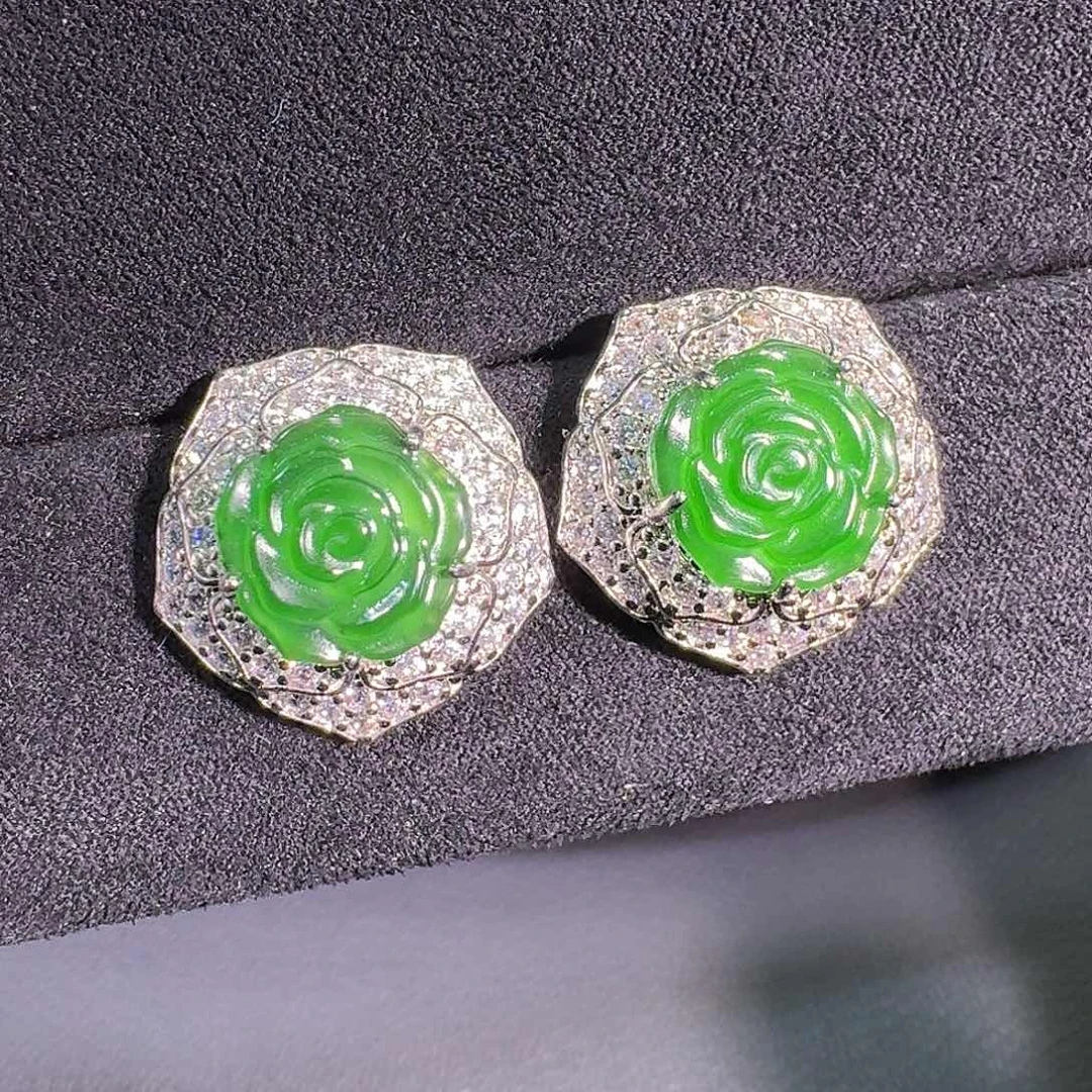 翡翠未镶嵌耳饰玫瑰