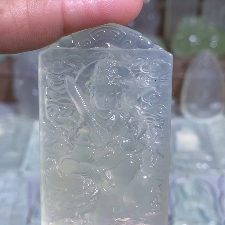 岫玉未镶嵌颈饰吊坠
