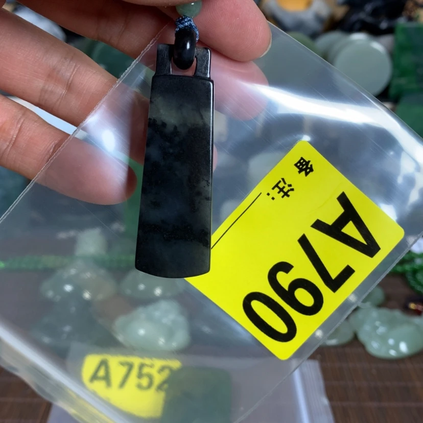 【闪购商品】和田玉未镶嵌珠宝半成品W*