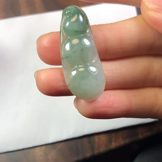 翡翠未镶嵌颈饰缅甸A货，每天下午1点半开播