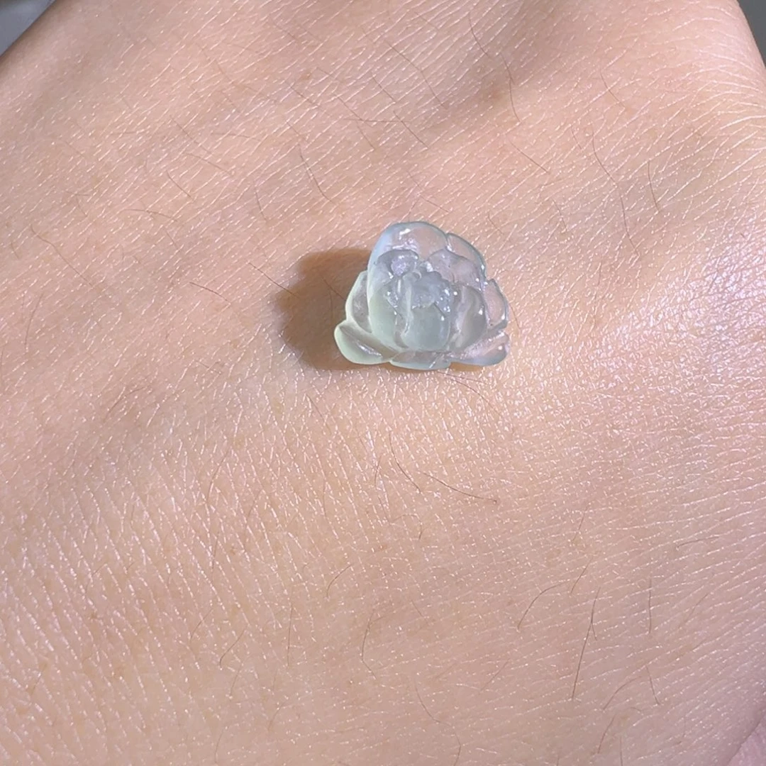 翡翠散珠冰晴莲花