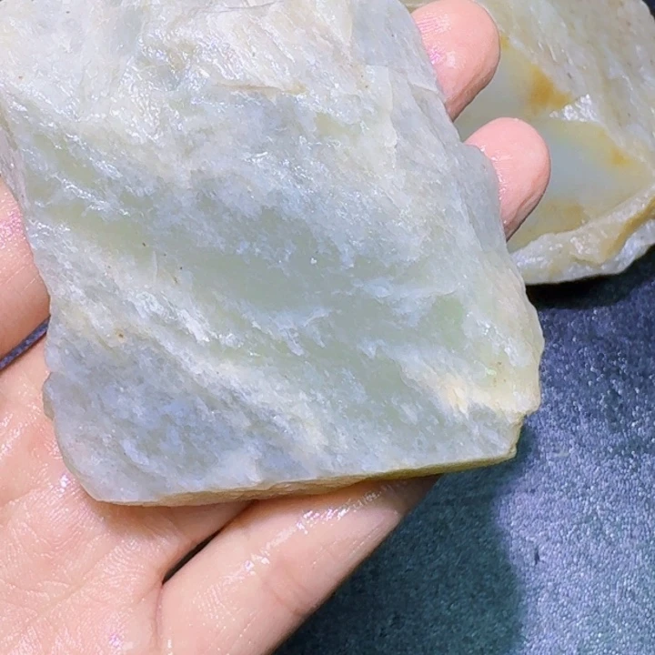 未镶嵌和田玉（糖玉）珠宝半成品