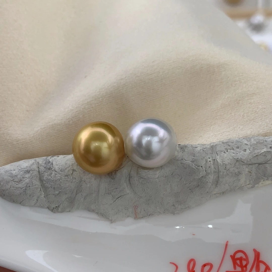 颈饰未镶嵌海水珍珠10.5mm11.2mm金珠两颗