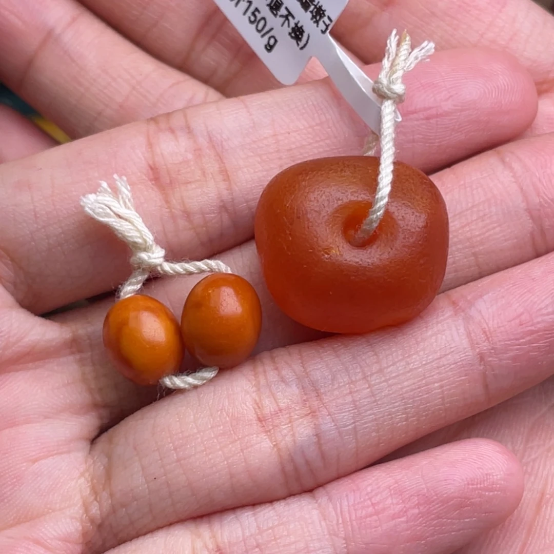 未镶嵌琥珀裸石翩**燕