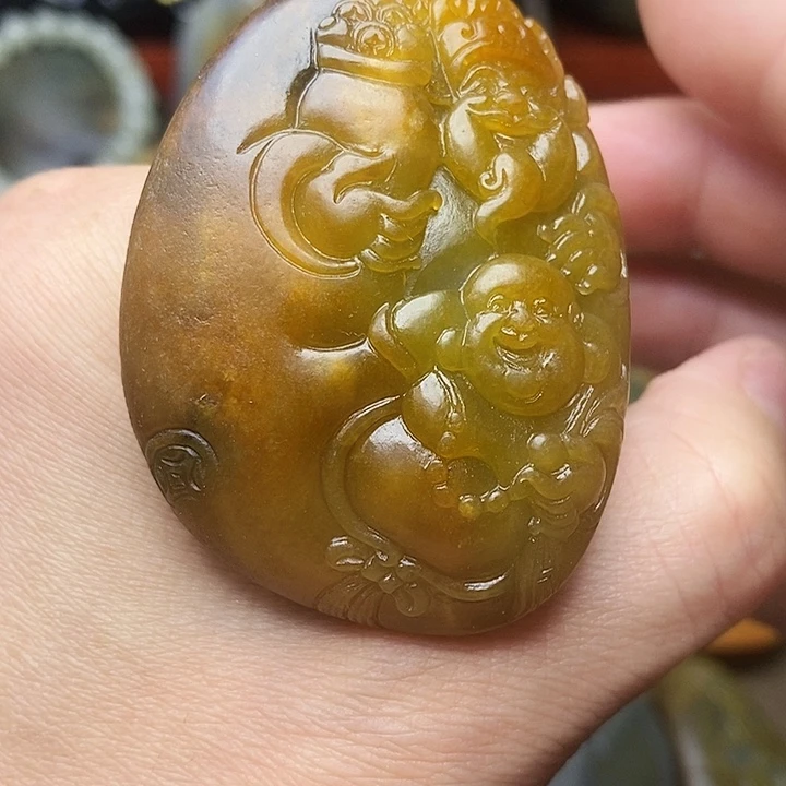 邹***源和田玉未镶嵌颈饰