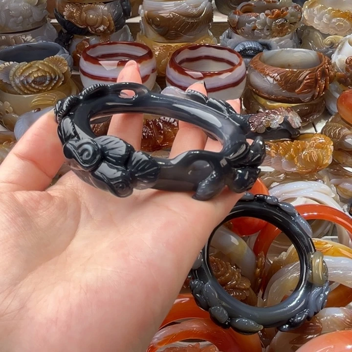 红***豆玛瑙/玉髓未镶嵌手镯一共500