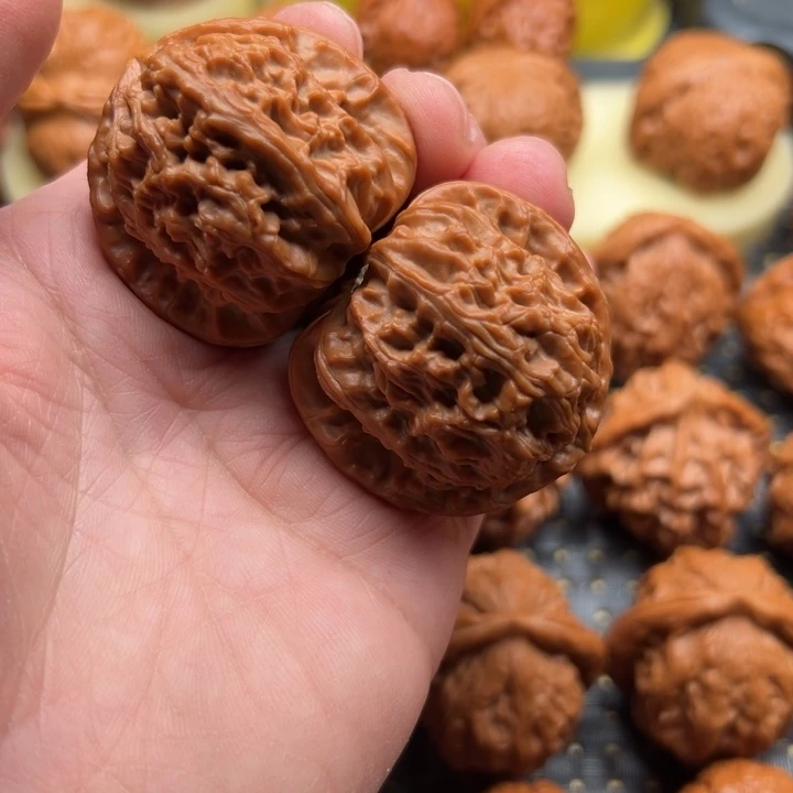 文玩核桃吊坠三角白40全品