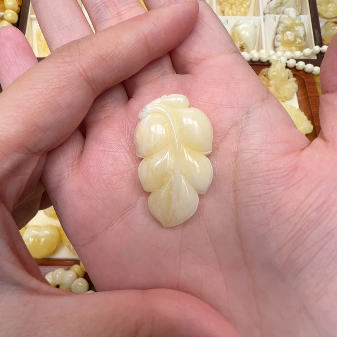 琥珀未镶嵌裸石蜜蜡