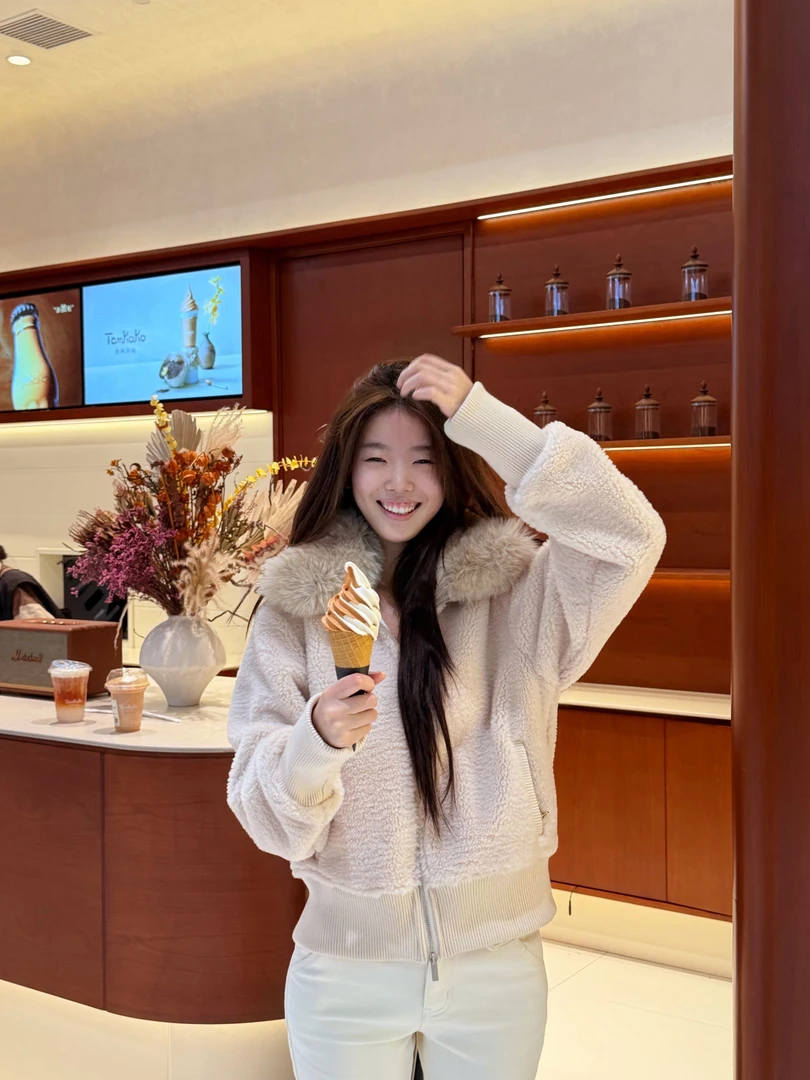 尹千金J【冬日小奶茶】小羊羔皮毛一体 超级御寒W257566