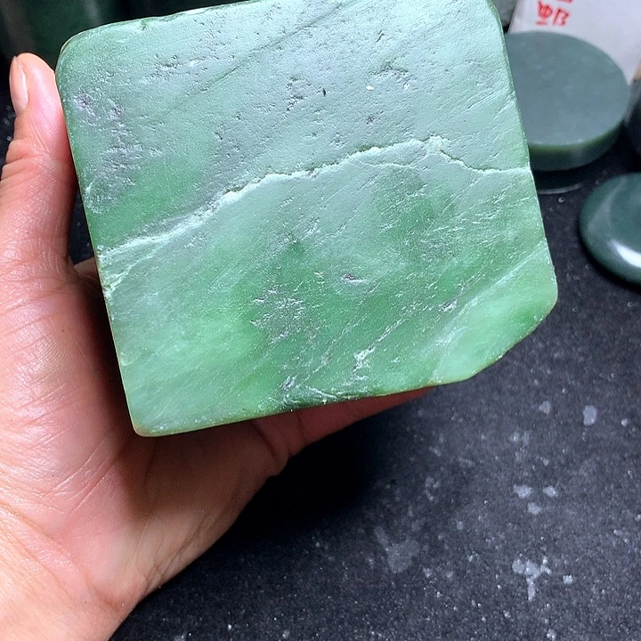 和田玉（糖玉）未镶嵌珠宝奇石