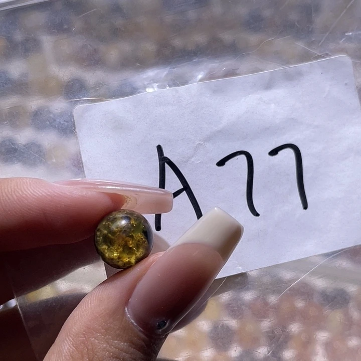 琥珀未镶嵌裸石10.5福利