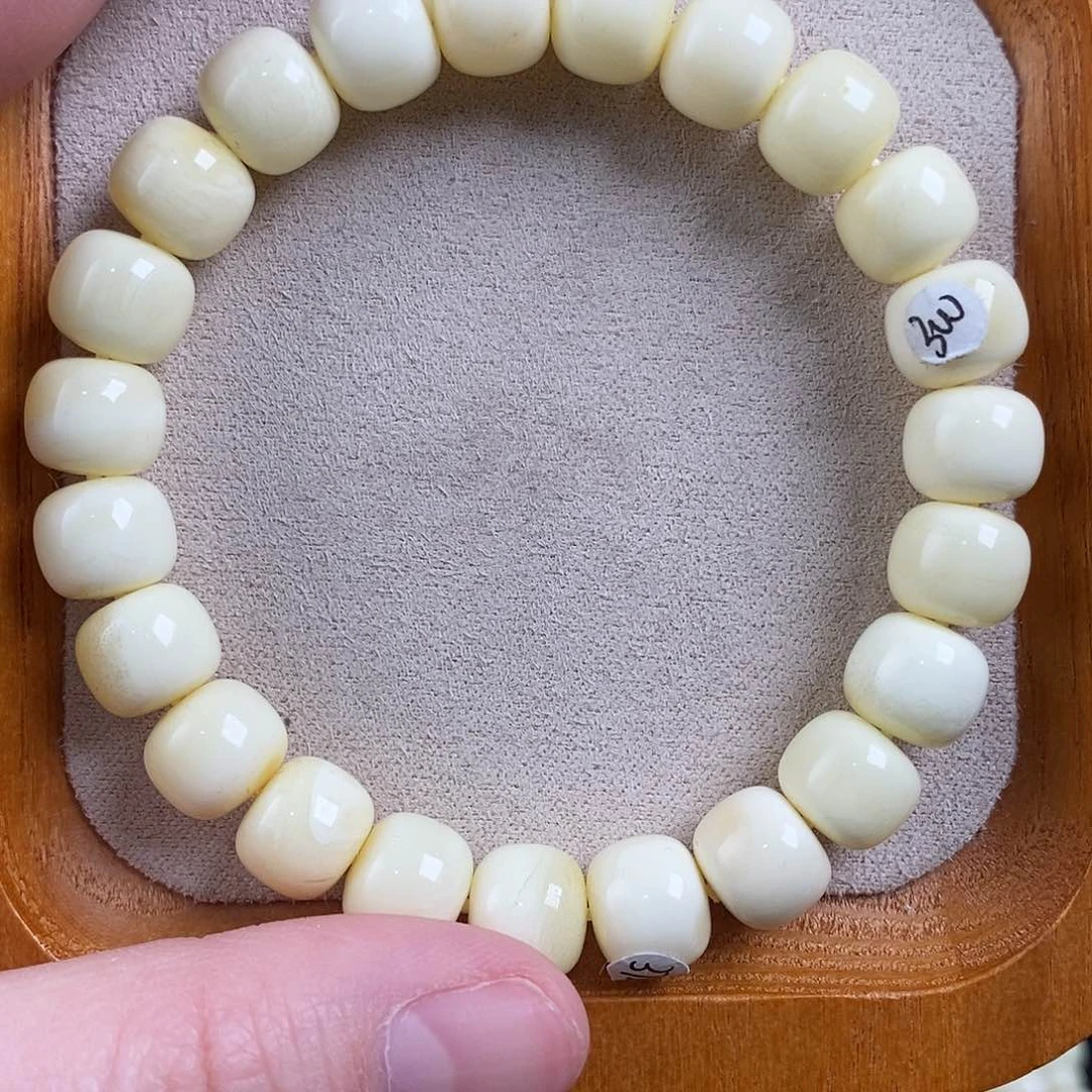 蜜蜡珠宝奇石未镶嵌