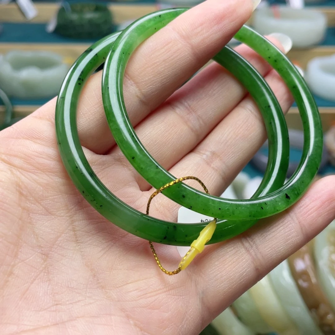 未镶嵌手镯和田玉生**左