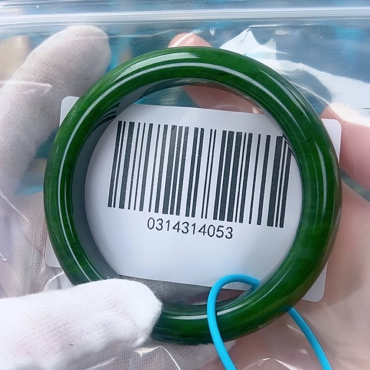 和田玉手镯未镶嵌瑕疵60