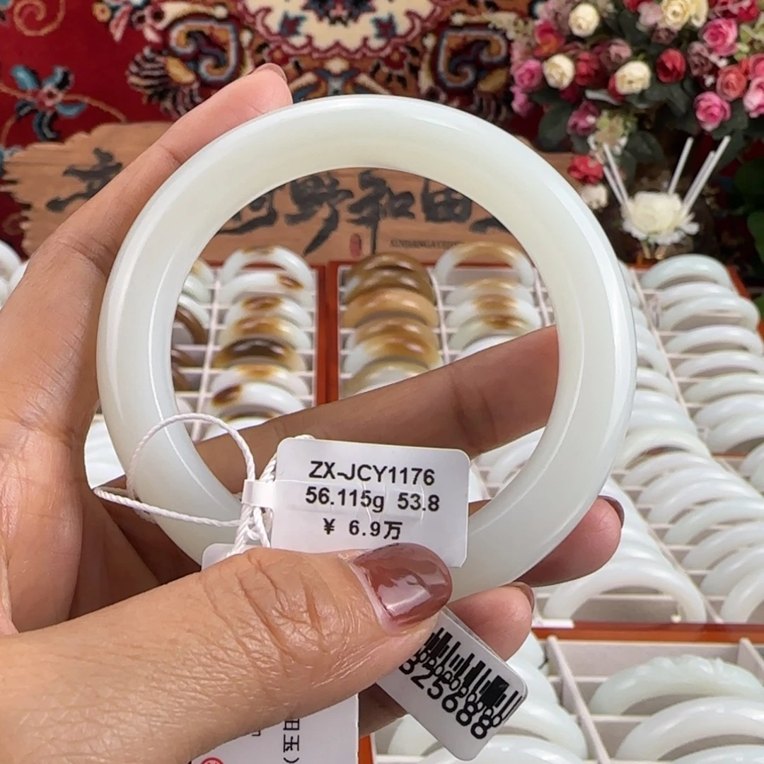 和田玉未镶嵌手镯天然新疆泥鳅背女士白玉手镯