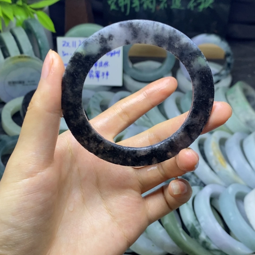 定制翡翠未镶嵌手镯