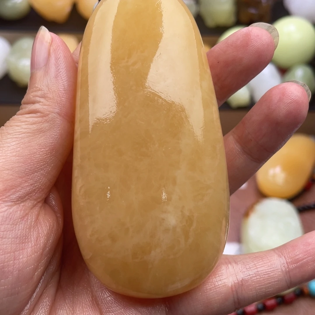 用***少石材天然古青石手把件