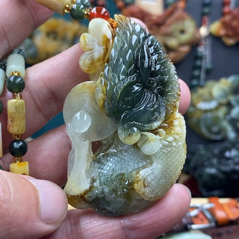 【闪购商品】蛇纹石玉未镶嵌吊坠