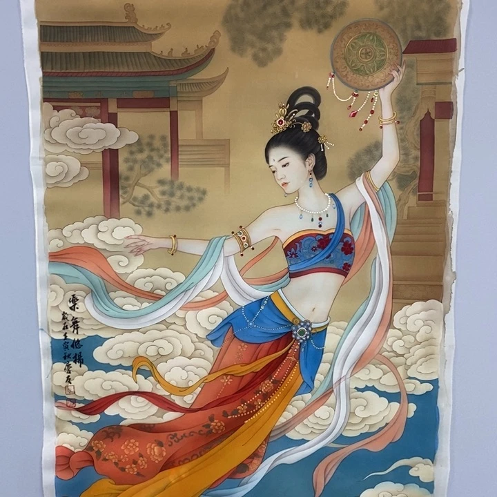 手绘作品等多种形式进行