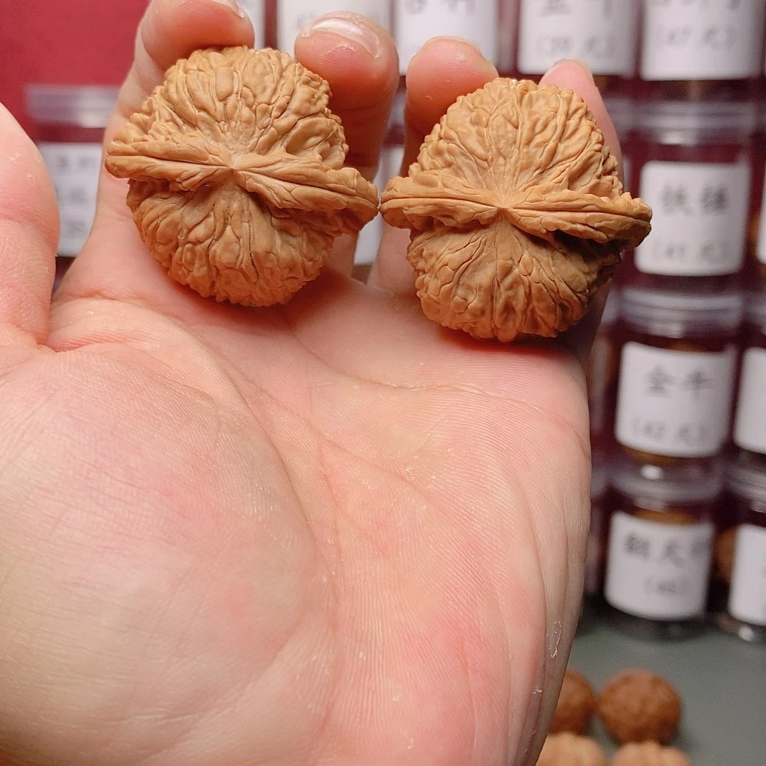 核桃把件文玩核桃43白狮子一对