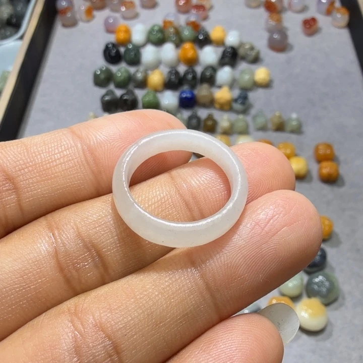 和田玉未镶嵌珠宝奇石卡18.4