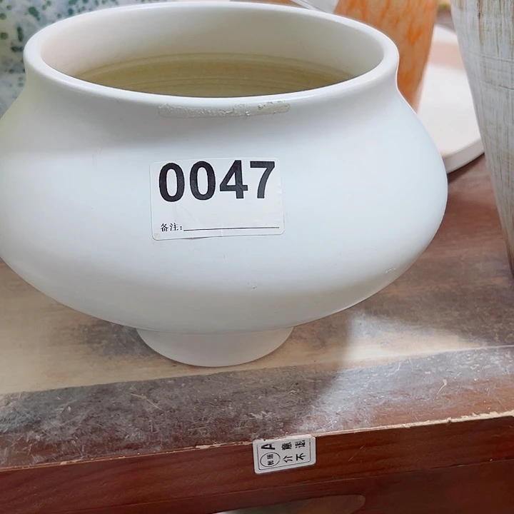 摆件陶瓷花瓶摆件口15 高17，0047