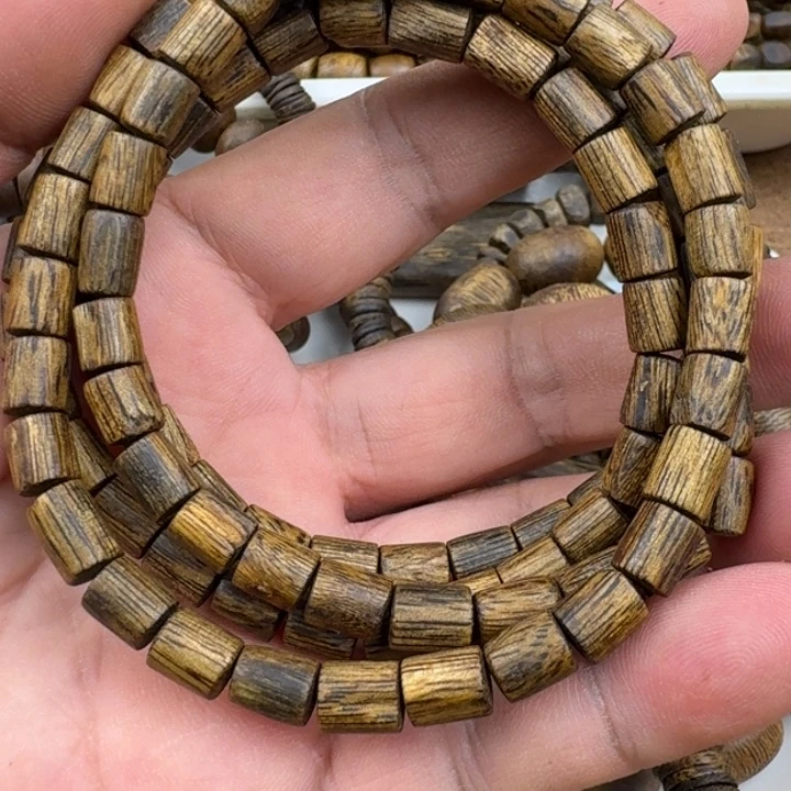 萨***卡沉香手串乌身手串15克