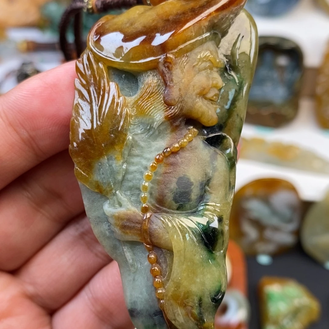 翡翠未镶嵌颈饰济公活佛