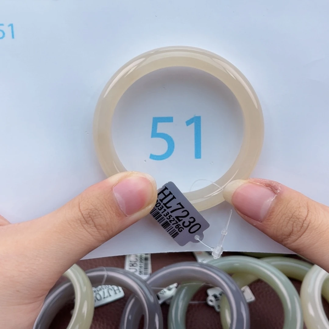 和田玉手镯未镶嵌a***?