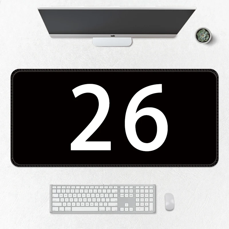 老何专属【26号】动漫鼠标垫超大号办公电脑桌垫游戏电竞加厚锁边