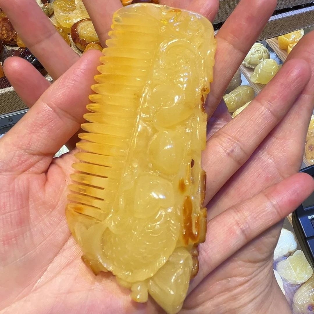 琥珀未镶嵌颈饰梳子