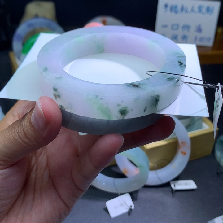 定制翡翠未镶嵌翡翠手镯