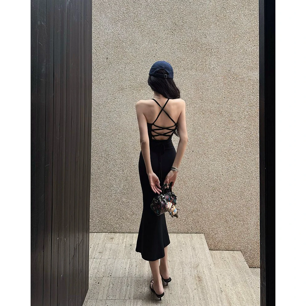 实拍实价纯欲性感交叉绑带露背包臀裙女收腰显瘦带胸垫吊带连衣裙