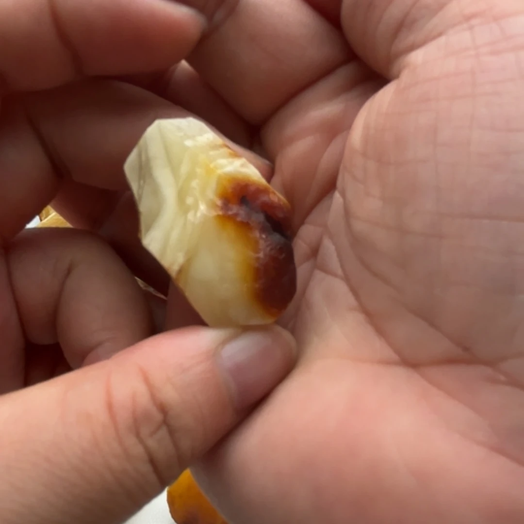 悠***然定制琥珀未镶嵌蜜蜡