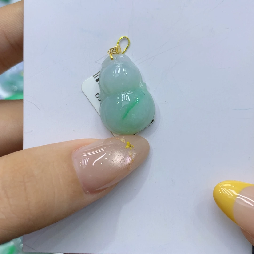 颈饰18K金镶嵌翡翠