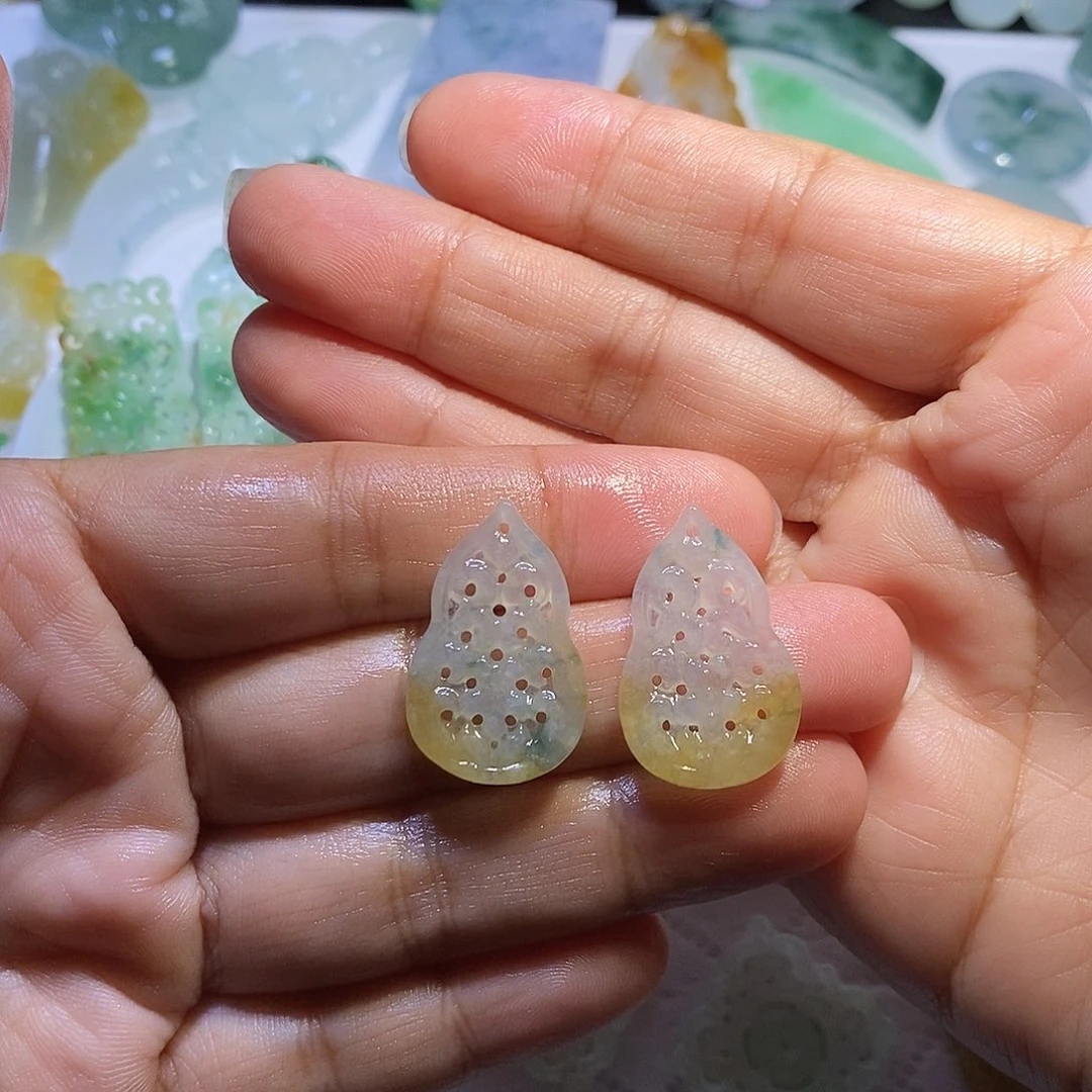 踏***蜂定制翡翠未镶嵌一对