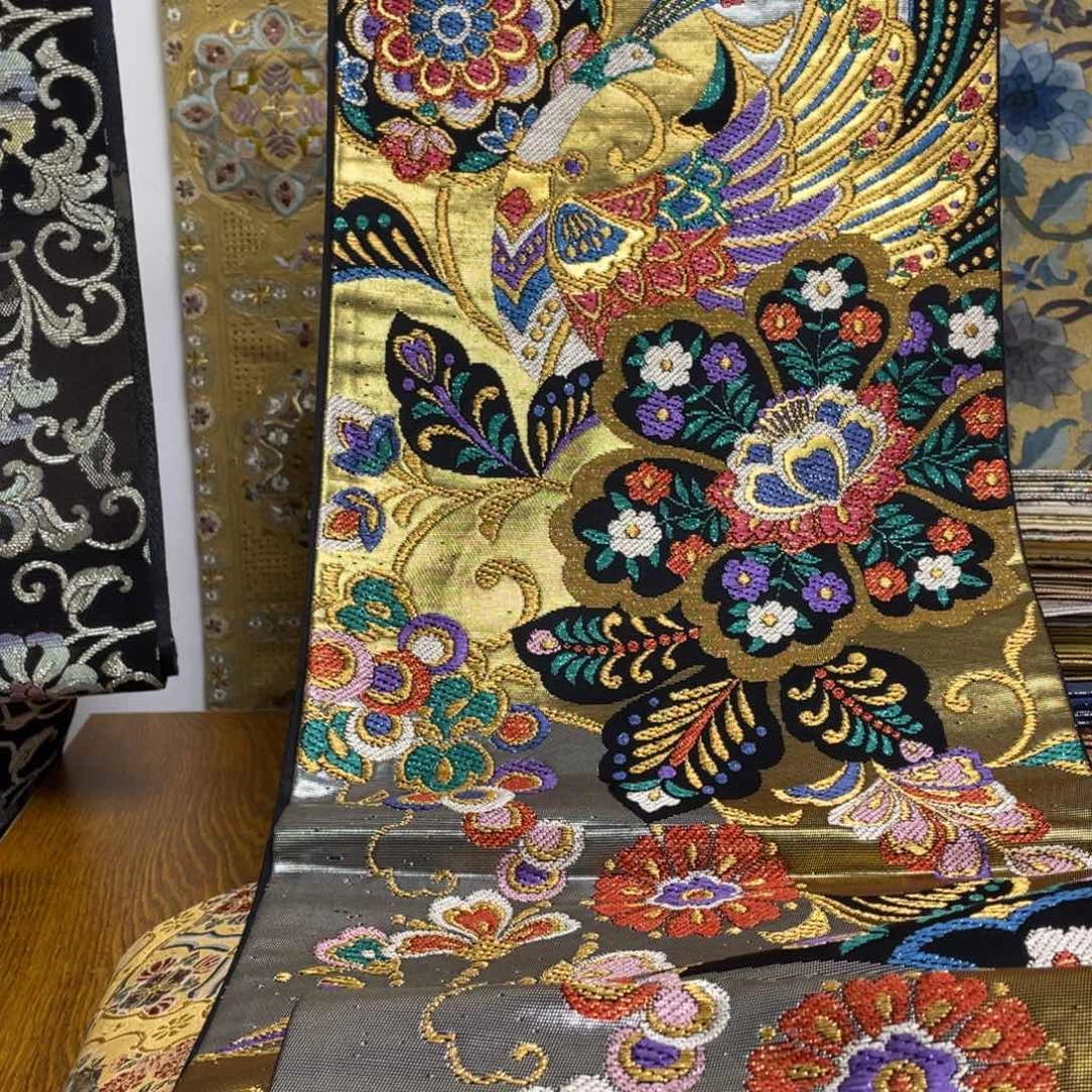 织绣织锦缎，织锦缎