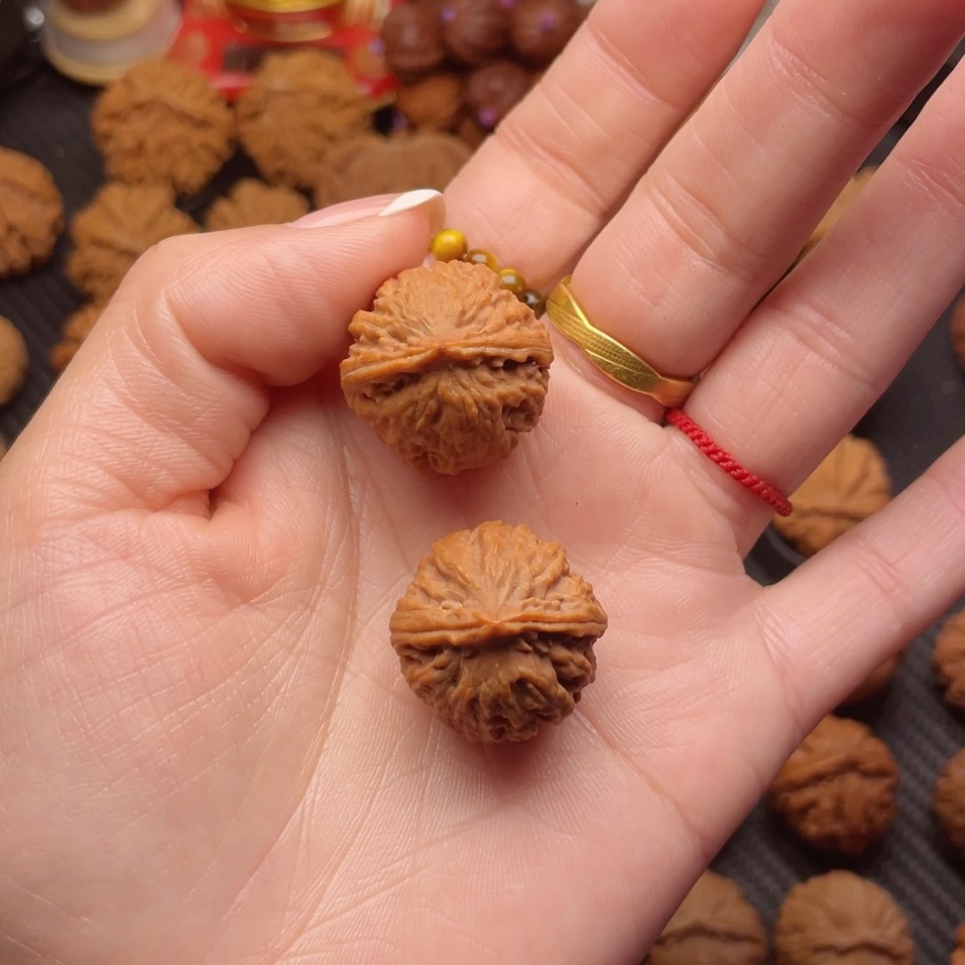 文玩核桃把件小红帽