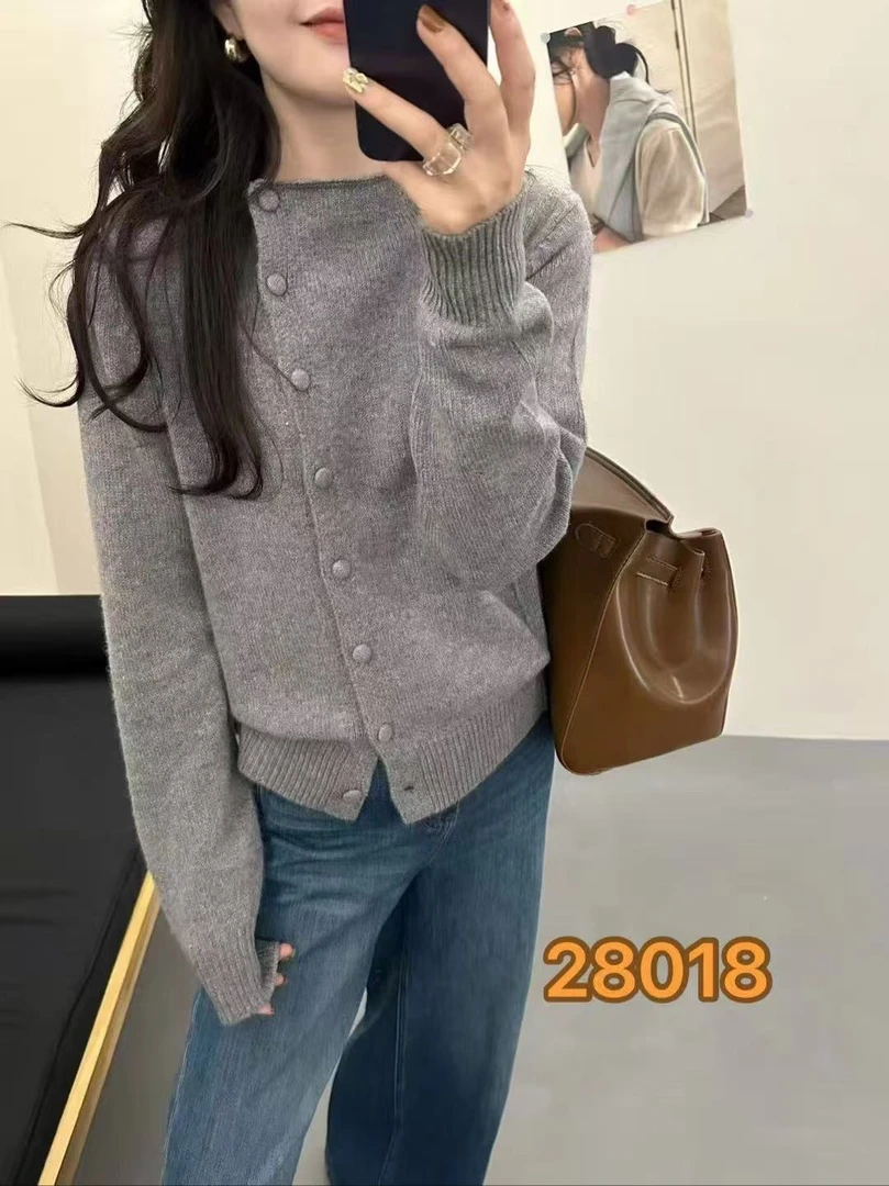 28018时尚百搭软糯单排扣针织开衫女秋冬长袖毛衣