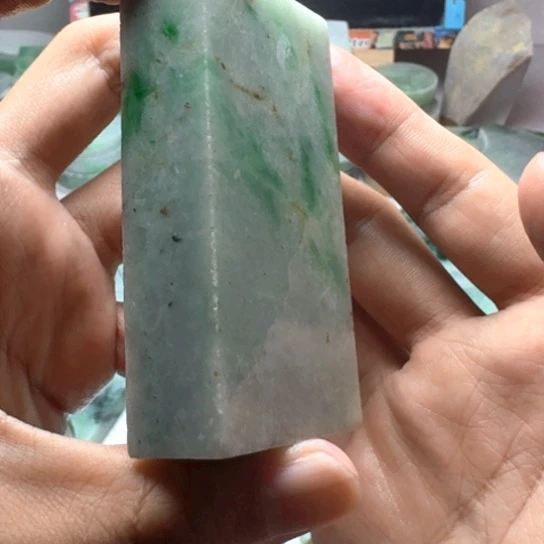 翡翠未镶嵌颈饰47852