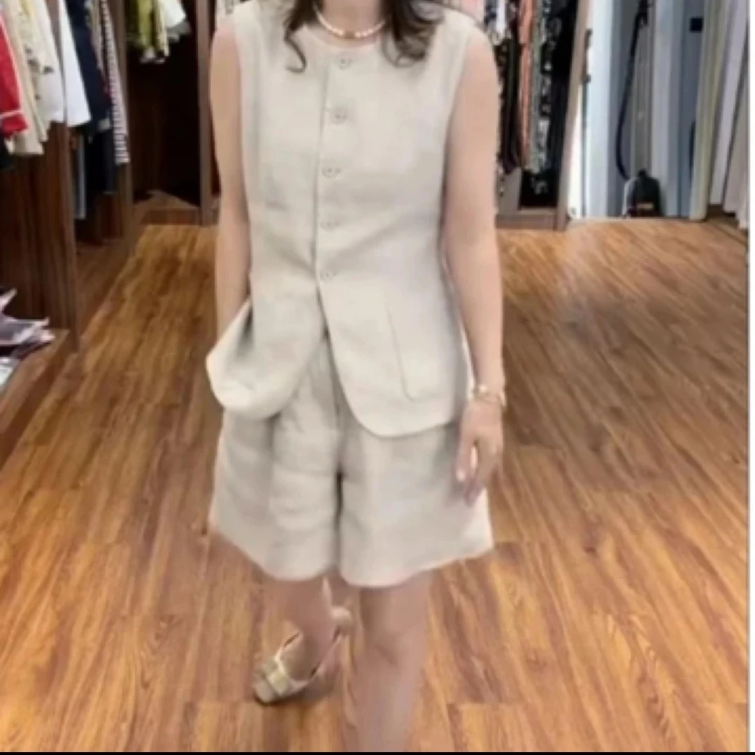 新款时尚无袖马甲短裤减龄显瘦时髦女装Y