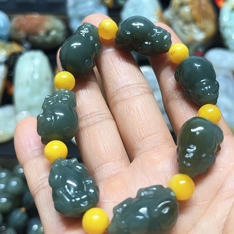 颈饰未镶嵌和田玉