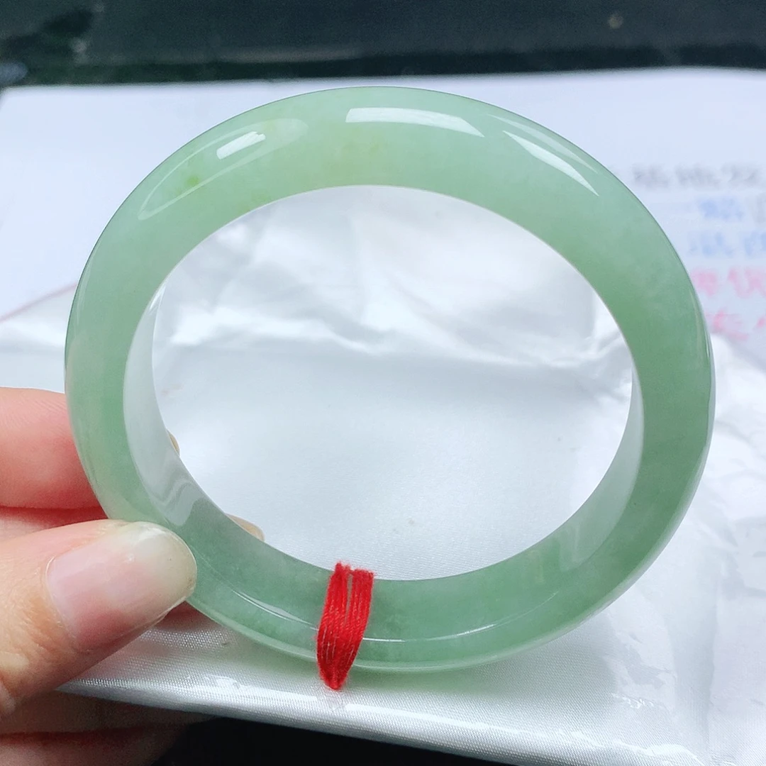 翡翠未镶嵌手镯正
