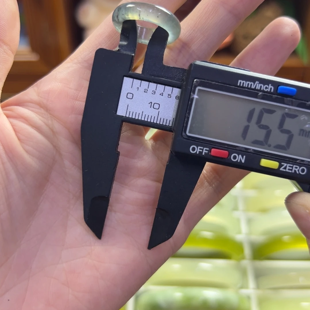 蛇纹石玉未镶嵌手镯384