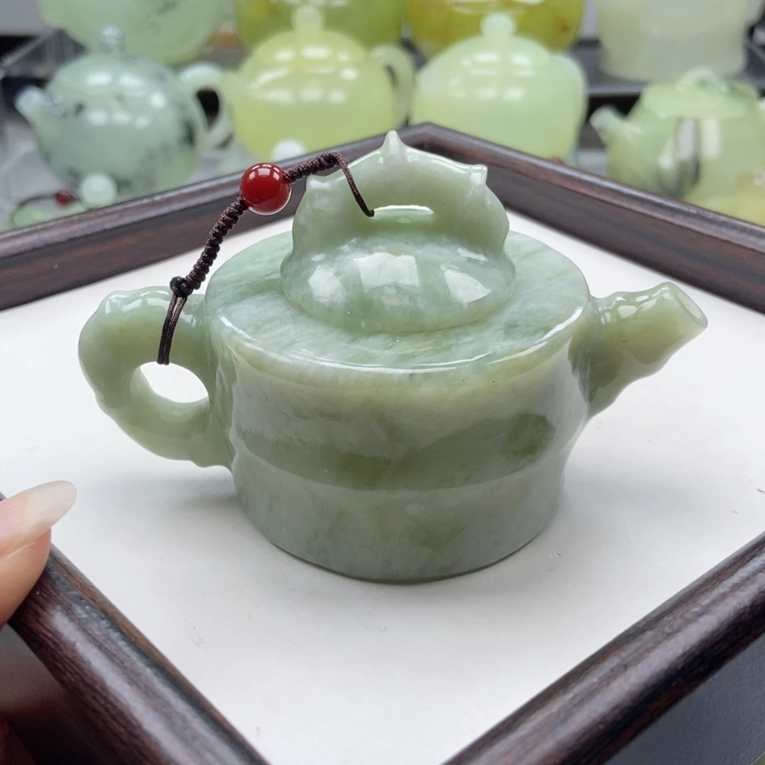 蛇纹石玉未镶嵌壶