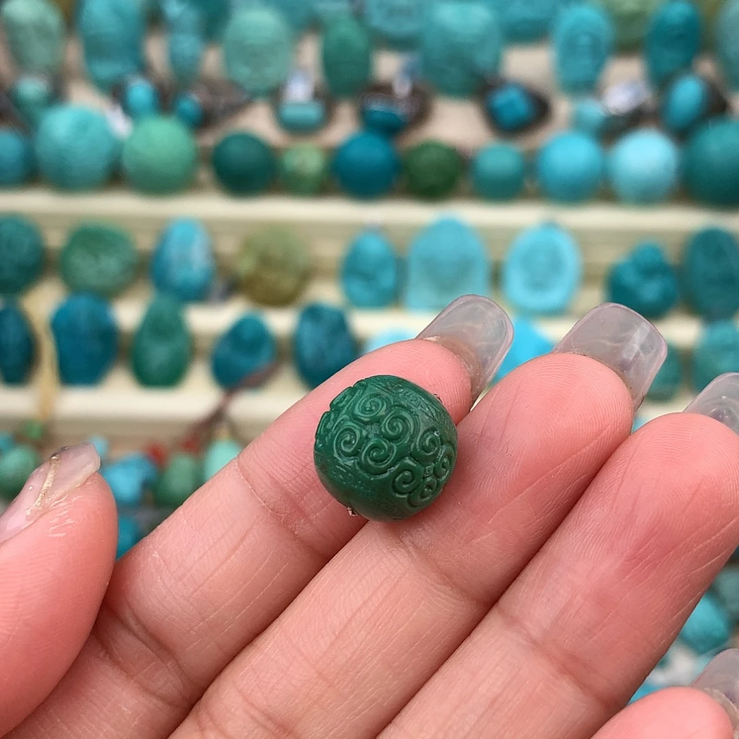 绿松石未镶嵌珠宝奇石12